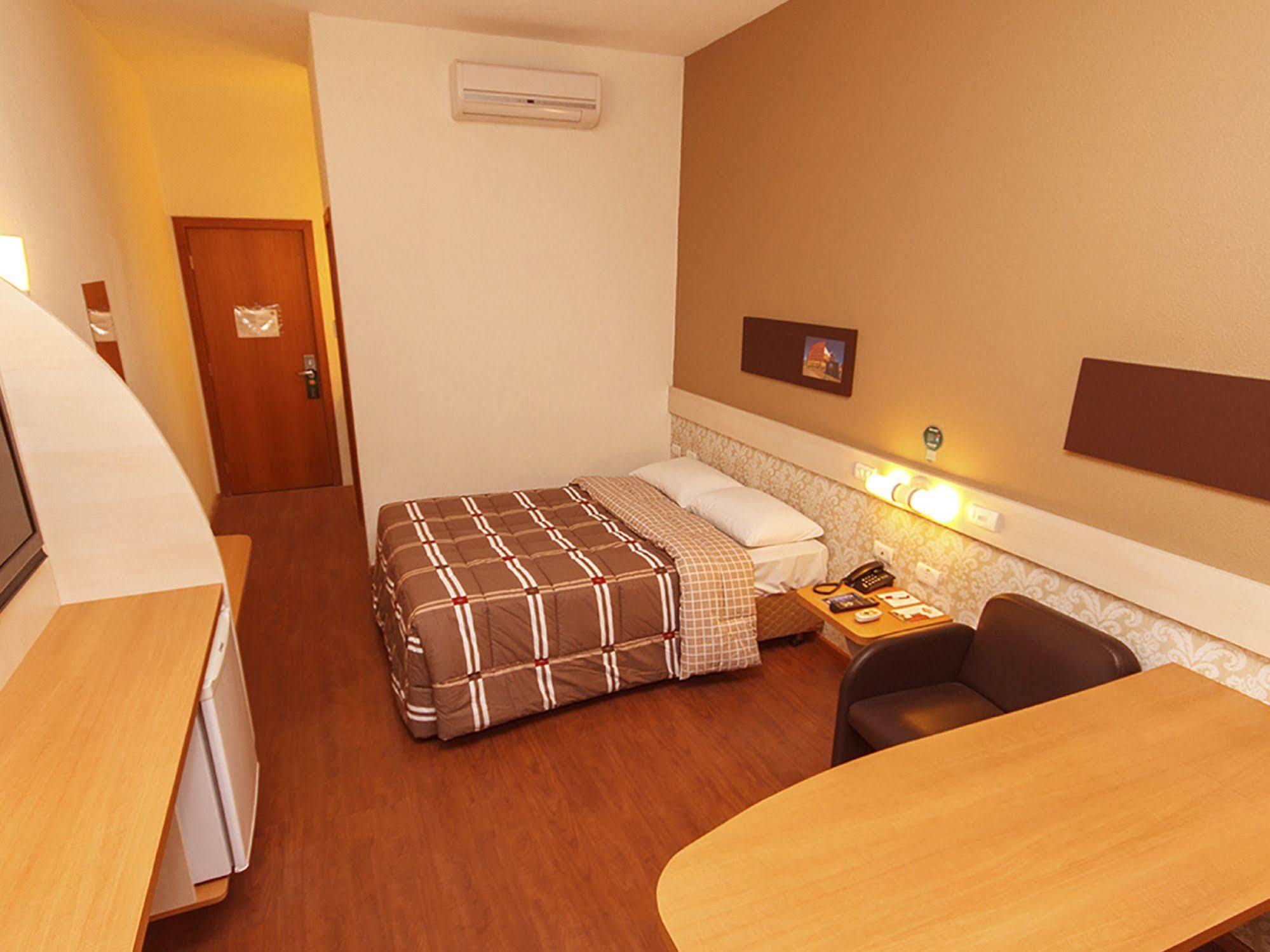 Hotel 10 Ponta Grossa Понта-Гросса Экстерьер фото