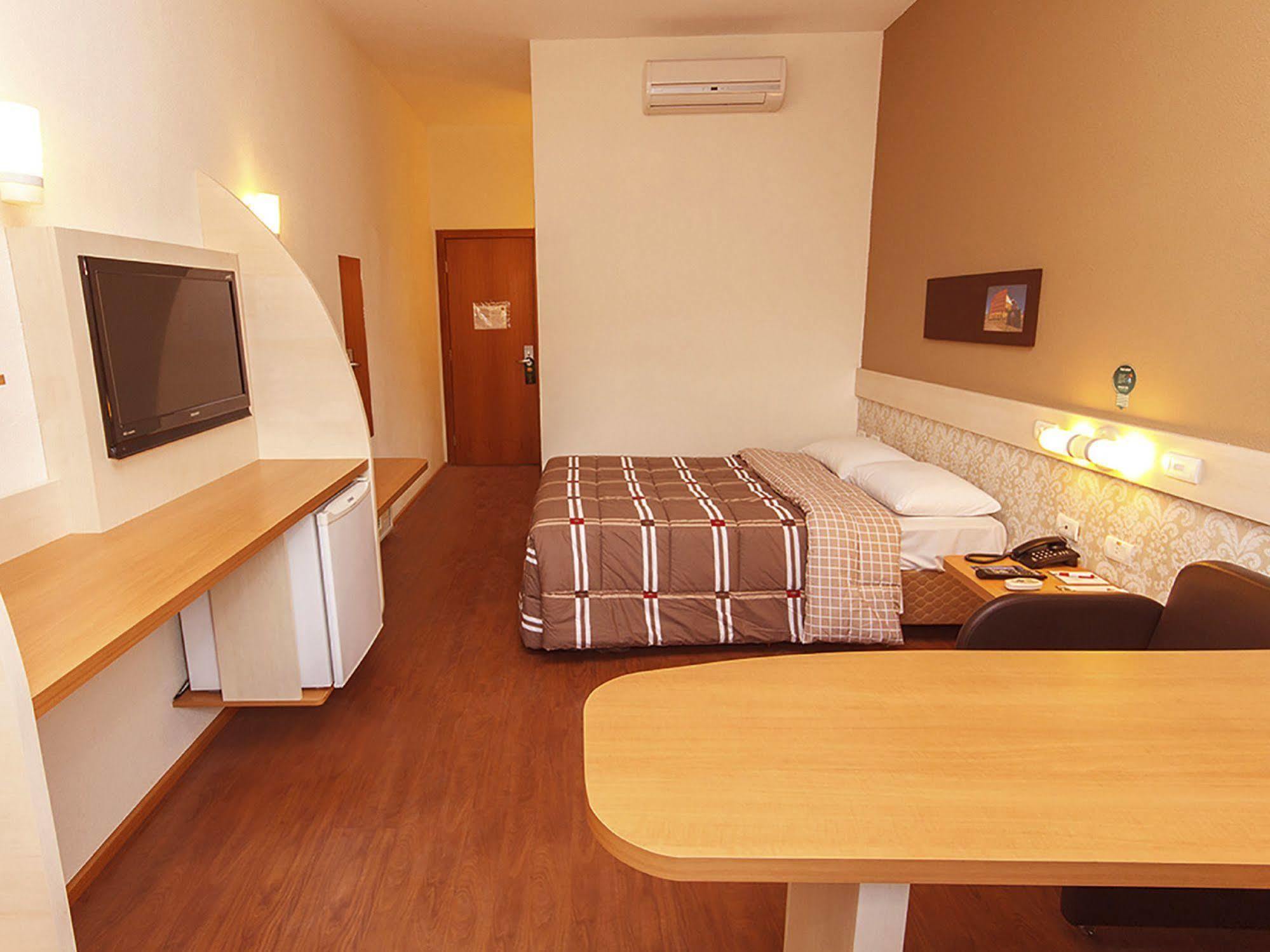 Hotel 10 Ponta Grossa Понта-Гросса Экстерьер фото