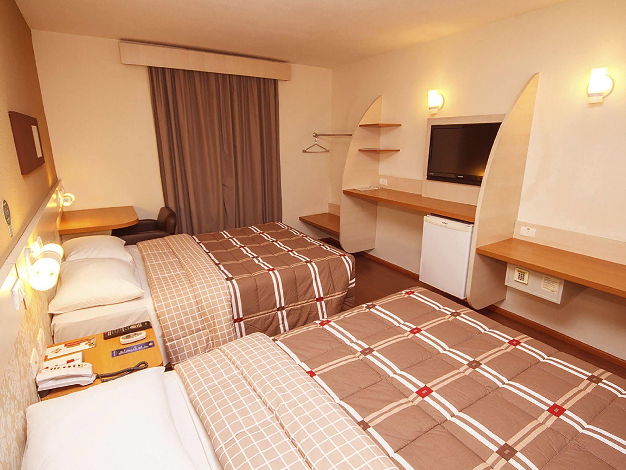 Hotel 10 Ponta Grossa Понта-Гросса Экстерьер фото